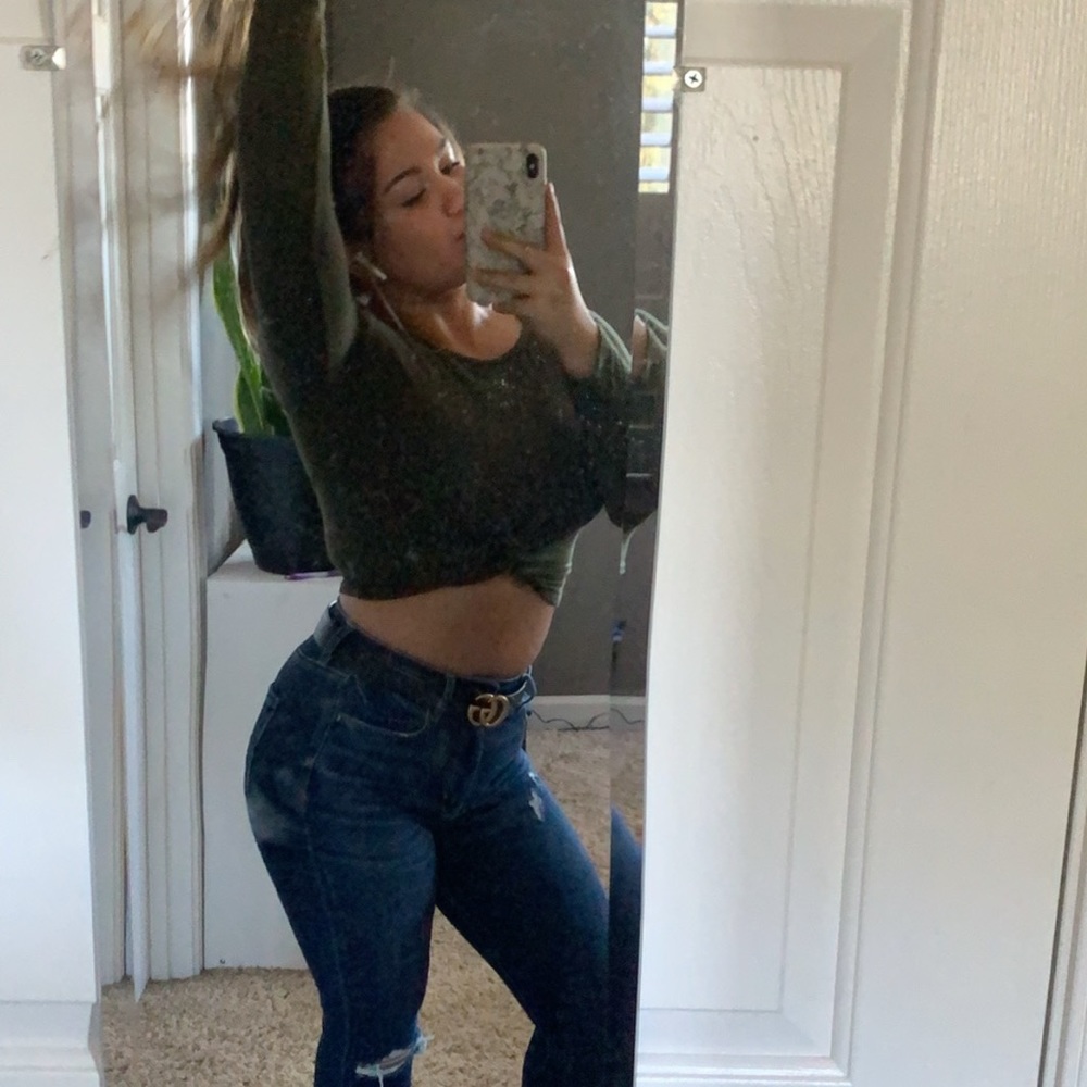 Long sleeve crop top